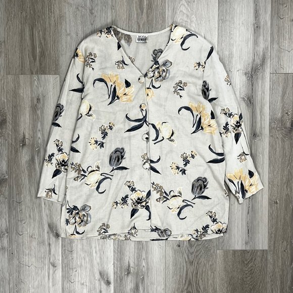 Moda Petite By Paris Star Vintage Flowers V-Neck Button Down Shirt - Picture 7 of 9